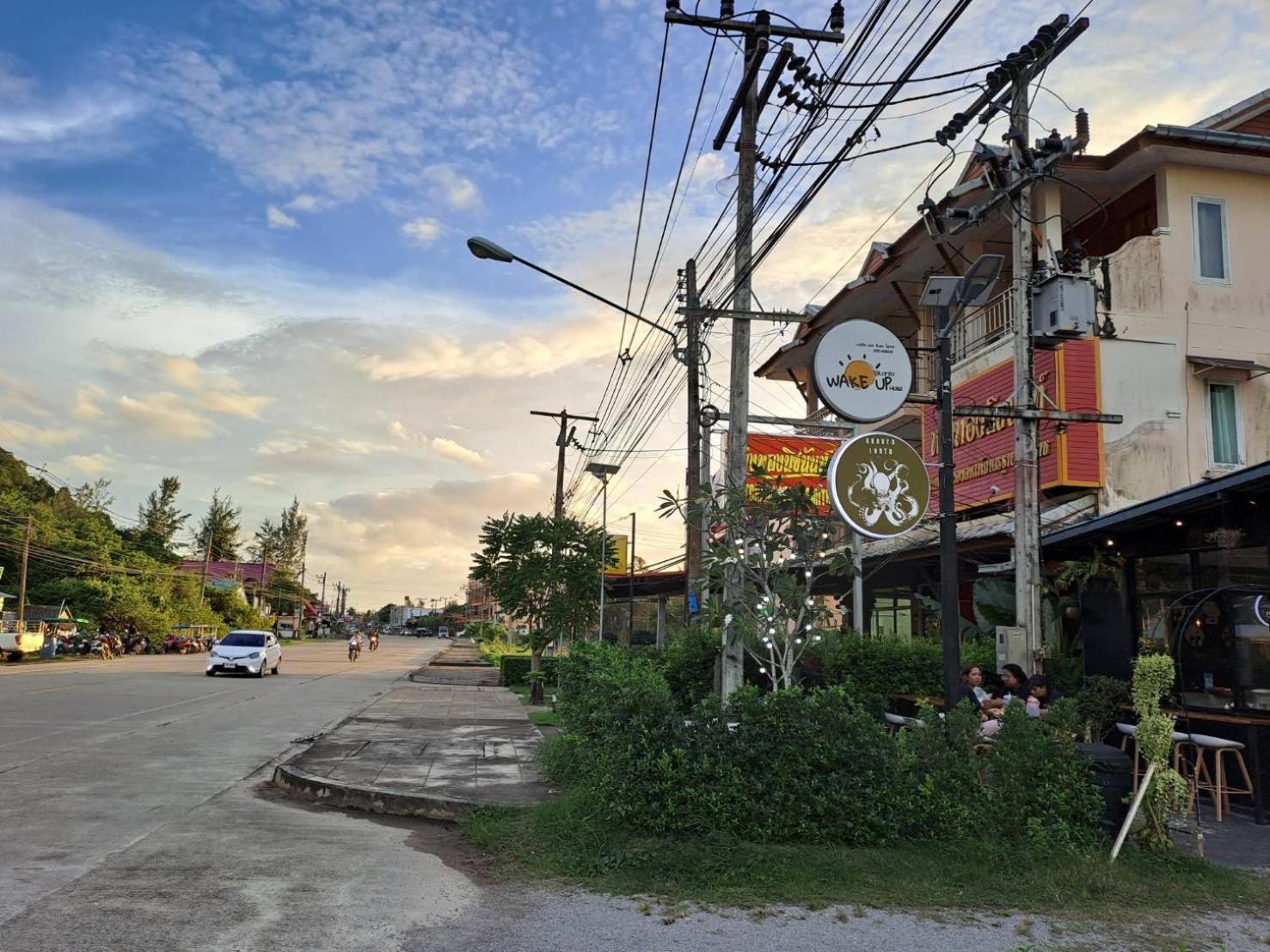 Wake Up @Lanta Hotel : Cafe Koh Lanta Ngoại thất bức ảnh
